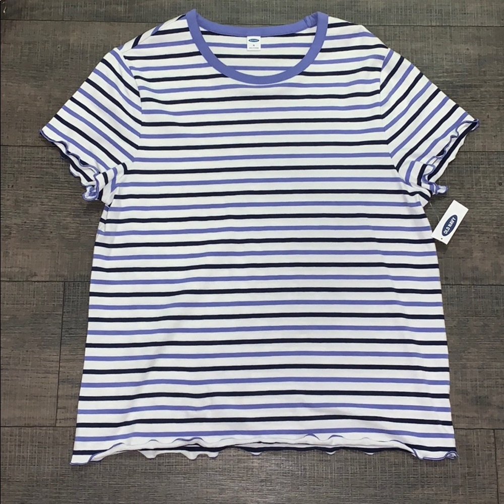 striped old navy tee shirt